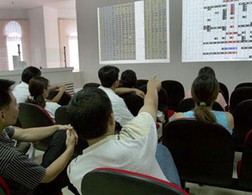 Cổ phiếu bị bán mạnh trên hai sàn