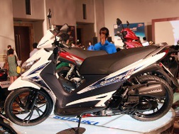 Suzuki Việt Nam ra mắt xe tay ga giá 26,4 triệu đồng