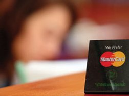 Chủ thẻ Visa, MasterCard tại Việt Nam: Lo bị rò rỉ thông tin