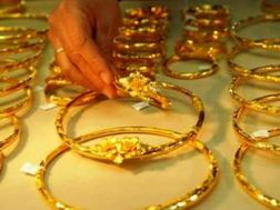 Giá vàng xuống 42,7 triệu đồng/lượng