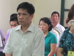 Nhận tiền “lót tay”, nguyên Phó Tổng giám đốc BIDV hầu tòa 