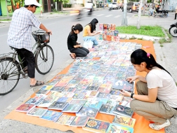 Trên 90% sách lề đường là sách lậu