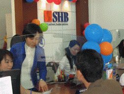 SHB: Chị gái của Chủ tịch HĐQT đã mua 6,6 triệu CP