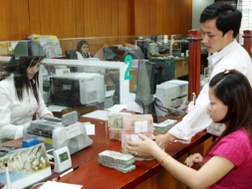 Lãi suất huy động: Gửi dài lĩnh lãi ngắn 