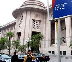 NHNN: Rút trước hạn vẫn hưởng lãi suất với tiền gửi kỳ hạn trên 12 tháng là vi phạm
