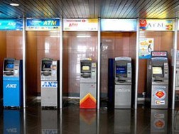 Vẫn ngang nhiên thu phí ATM nội mạng, tăng ngoại mạng