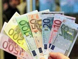 Đồng euro trượt dốc xuống mức thấp nhất 2 năm