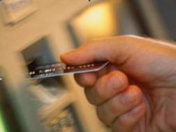 Phí ATM bị tận thu đến... bất ngờ