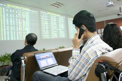 HNX30: Tốc độ tăng gấp đôi VN30-Index trong tuần đầu ra mắt 