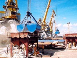 Xuất siêu trở lại, nửa đầu tháng 7 thặng dư thương mại 85 triệu USD