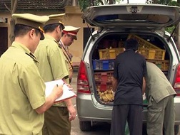 1.001 &ldquo;chiêu&rdquo; tuồn gà thải vào nội địa