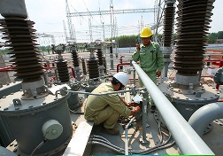 Đưa điện về miền Nam: Gỡ nút thắt giải phóng mặt bằng