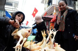 Khi người bán, người mua&hellip; chưa biết sợ!