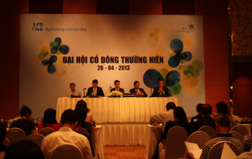 ĐHCĐ ngân hàng ACB: 3 người nhà ông Hùng được bầu vào HĐQT nhiệm kỳ mới