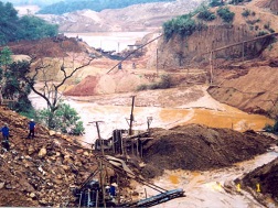 Khai thác khoáng sản: Báo động đỏ!
