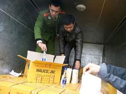 Thêm nhiều hàng nhập lậu đội lốt hàng Việt 