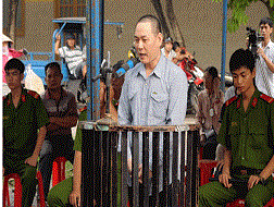 Lần đầu tiên xét xử vụ án làm hàng nhái tại TP.HCM