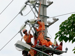 Nắng nóng, sản lượng điện tăng đột biến