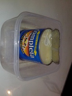 Rợn người vì sữa đóng hộp mốc xanh, mốc vàng