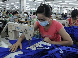 Dệt may xuất khẩu chủ yếu vẫn gia công