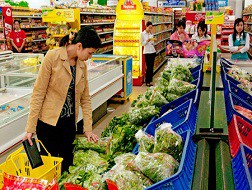Giá nhiều mặt hàng thiết yếu tiếp tục ổn định