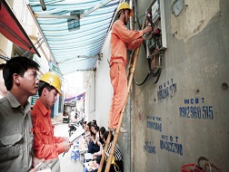 Cần cân nhắc kỹ khi điều chỉnh giá điện