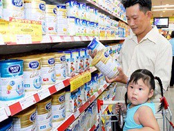 Sữa nội khó cạnh tranh do… tâm lý “sính ngoại”