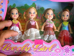 Búp bê Lovely Girl của Trung Quốc nghi ngờ chứa chất độc hại đang bán nhiều ở TP.HCM