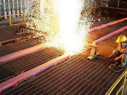 Giá thép xây dựng tăng do điều chỉnh tỷ giá