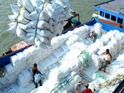 Việt Nam tăng giá gạo xuất khẩu