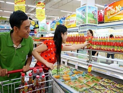 Theo Ngân hàng Thế giới, mức chi tiêu dùng hộ gia đình tại Việt Nam bằng 63% GDP của đất nước.