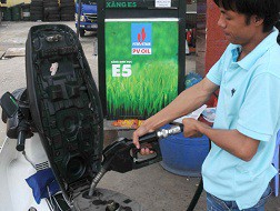 Năng lượng sạch gặp khó vì giá