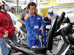 Xăng dầu tăng chiết khấu cho đại lý