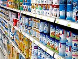 Tăng giá sữa biết kêu ai?