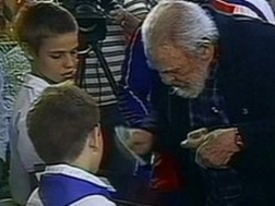 Fidel Castro xuất hiện trước công chúng sau 3 năm