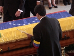 Thi hài cố tổng thống Hugo Chavez tại Học viện Quân sự Venezuela.