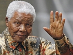 Cựu Tổng thống Nam Phi Mandela phải nhập viện