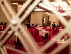 Khi quan chức Trung Quốc "thắt lưng buộc bụng"