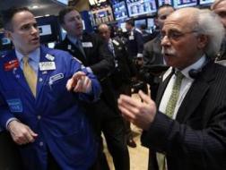 Dow Jones cao nhất mọi thời đại, S&P 500 sát mốc kỷ lục