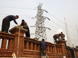 Trung Quốc công bố một loạt dữ liệu kinh tế đáng thất vọng