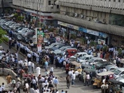 Gần 400 người thương vong sau động đất ở Nam Á