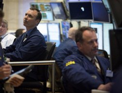 Phố Wall phục hồi theo giá hàng hóa