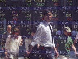 Chứng khoán Nhật lại lao dốc không phanh