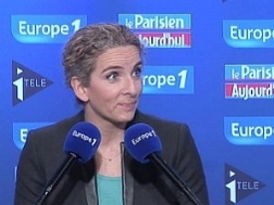 Nữ bộ trưởng Pháp bị cách chức vì chê ngân sách