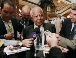 Tân Thủ tướng Ai Cập Hazem al-Beblawi trong một buổi phóng vấn. Ảnh: Reuters.