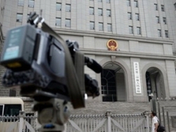 Nhà báo Tân hoa xã tố một quan chức Trung Quốc ăn hối lộ