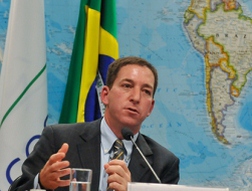 Nhà báo Greenwald tại cuộc điều trần tại Quốc hội Brazil (ảnh: Agencia Brasil)