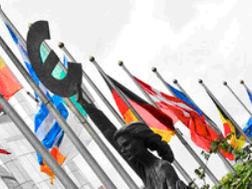 Sao eurozone chưa tan vỡ?