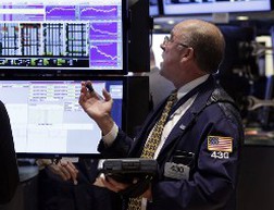 Dow Jones rớt hơn 200 điểm sau báo cáo việc làm