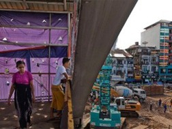 Một công trường xây dựng ở Yangon - Ảnh: WSJ.